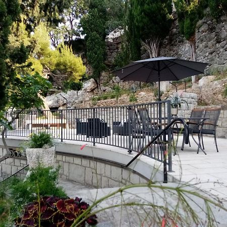 Apartment Zizi Omiš Exteriör bild