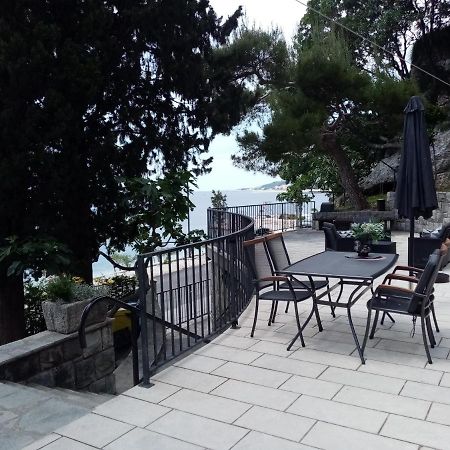Apartment Zizi Omiš Exteriör bild