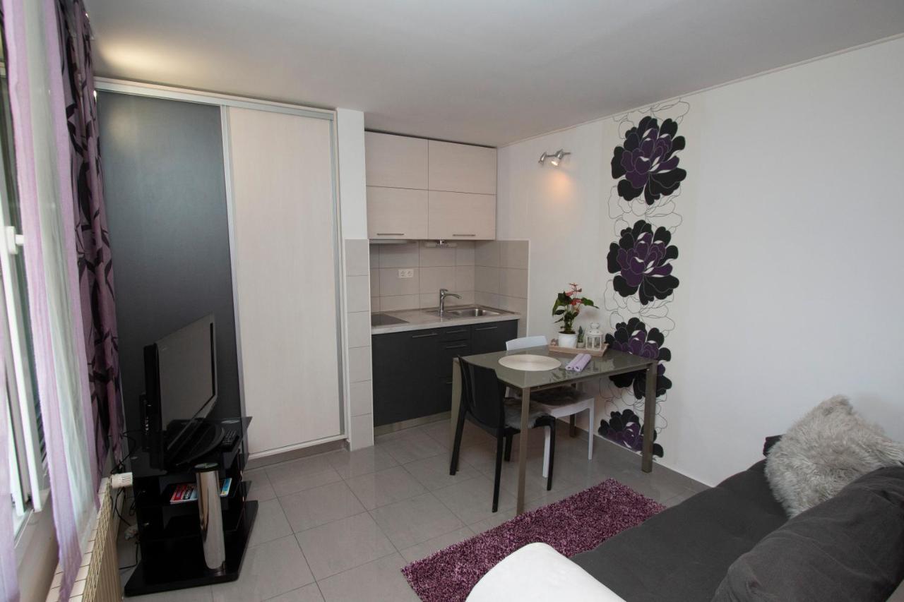 Apartment Zizi Omiš Exteriör bild