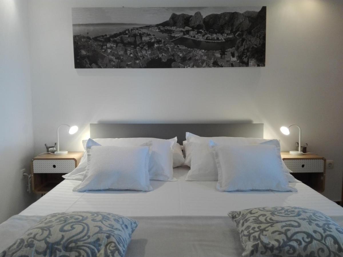 Apartment Zizi Omiš Exteriör bild