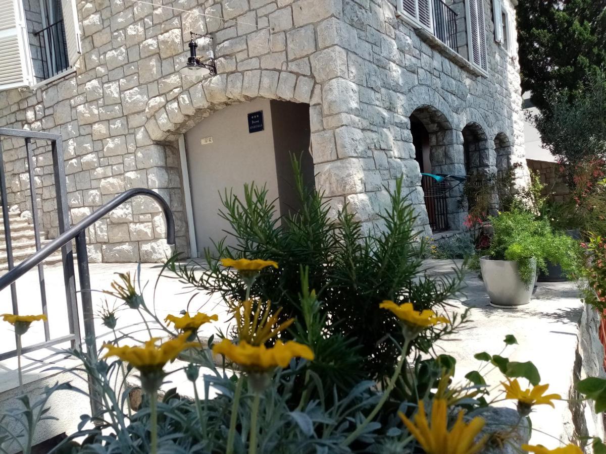 Apartment Zizi Omiš Exteriör bild