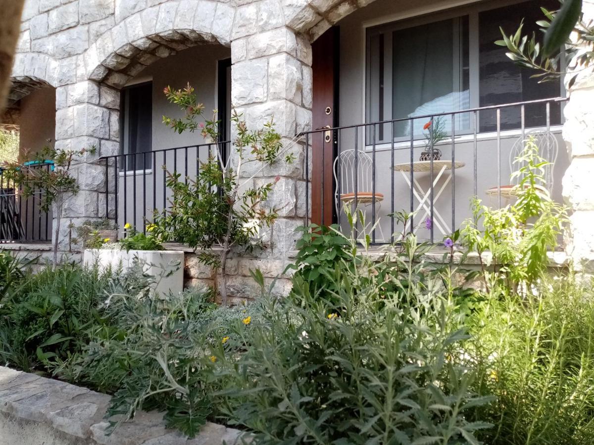 Apartment Zizi Omiš Exteriör bild